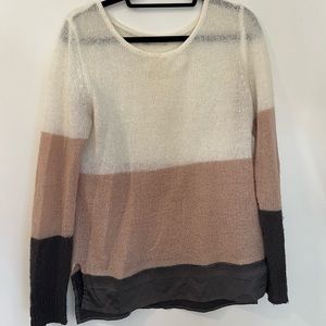 Small Hinge sweater. Pink, white and gray